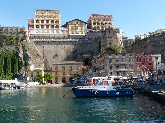 sorrento-2579556_640.jpg